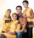busana sarimbit dari bahan kaos
